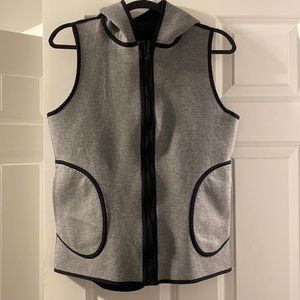 Lululemon Reservable Vest. Size 6. Bleach Stain On Hood. Cannot see on Gray side